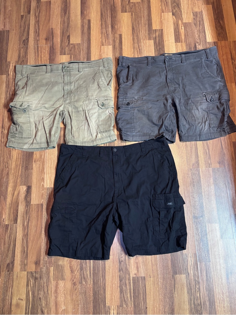 The Foundry Comfort Waist & Wrangler Relaxed Fit Cargo Utility Workwear Set Of 3